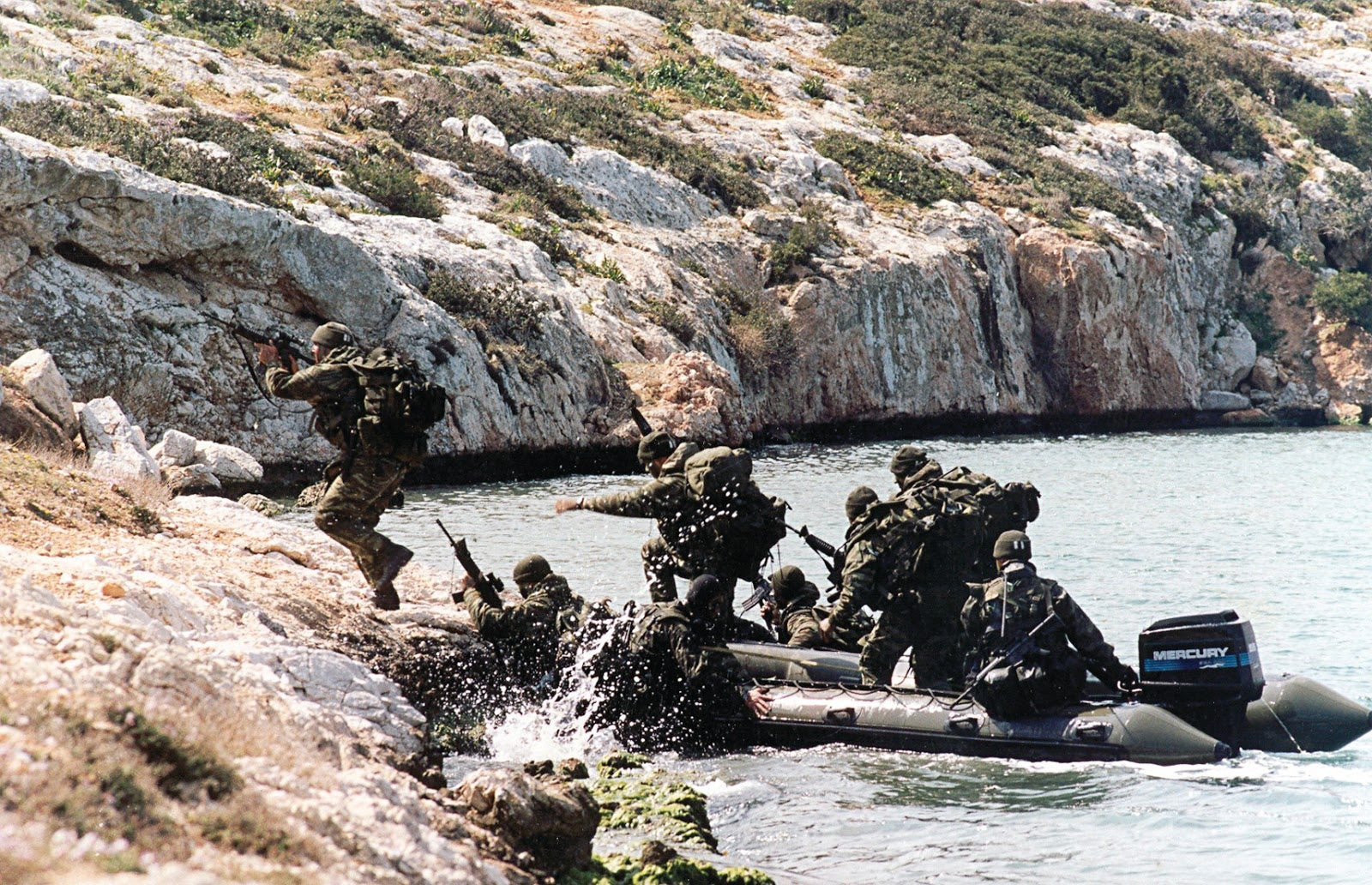 Βατραχάνθρωπος αποκαλύπτει το μεγάλο μυστικό για να ξυπνάμε καλά το πρωί